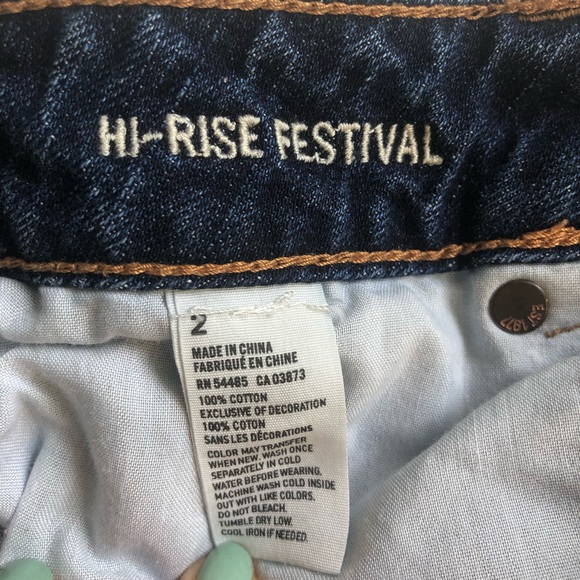 AEO Hi-Rise Festival short - Picture 4 of 4